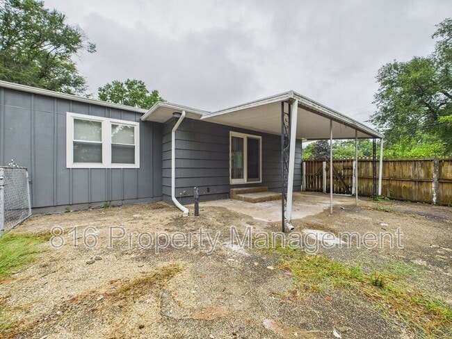 Building Photo - 8215 Ruskin Way