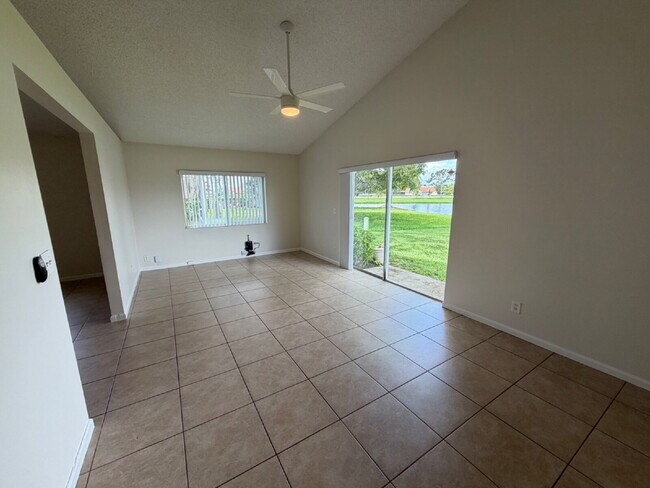 Building Photo - Beautiful Home with Large Great Room!