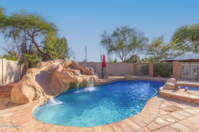 Building Photo - 601 W San Marcos Dr