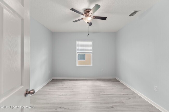 Building Photo - 1015 Dugan CIR SE