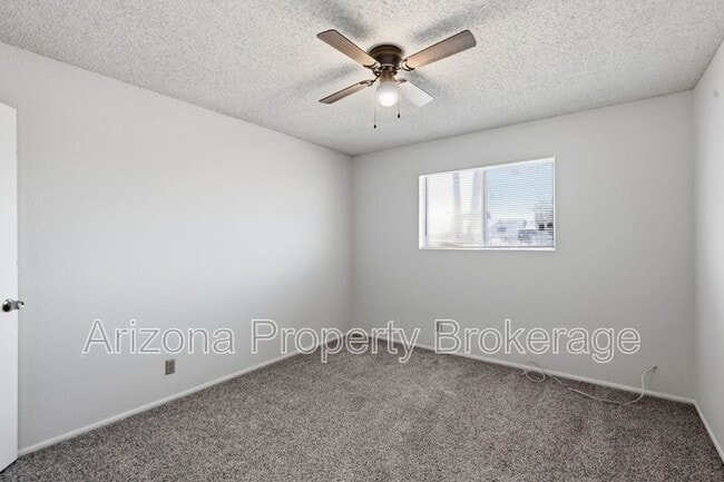 Building Photo - 2106 E Evergreen St