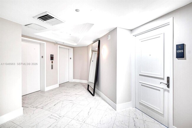 Building Photo - 1000 South Pointe Dr