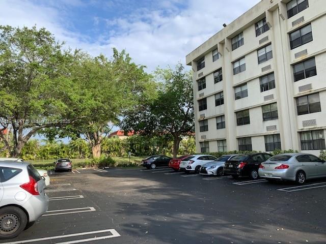 Building Photo - 2401 Riverside Dr