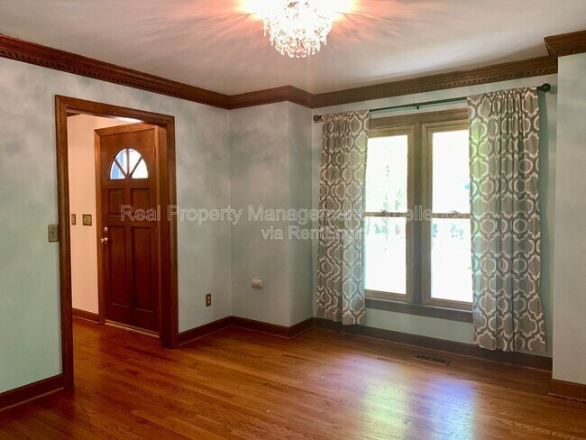 Building Photo - 2605 Diamondhitch Trail