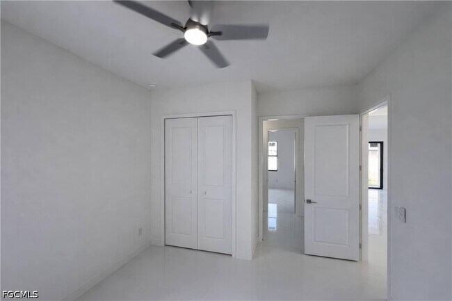 Building Photo - 2102 NW 25th Pl