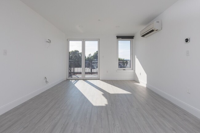Building Photo - New Allston Listing!!