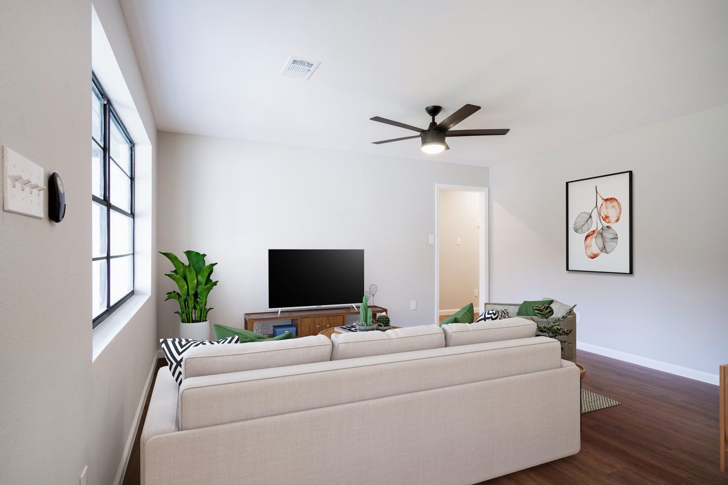 Building Photo - Sleekly updated Richardson home with shady backyard & patio