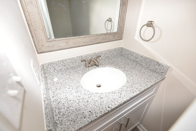 Building Photo - Single Family in Kempsville