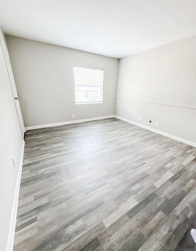 Building Photo - Second-Floor 2-Bedroom Premium Apartment | 850 SF