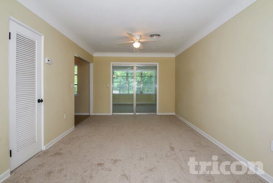 Building Photo - 2237 Grove St