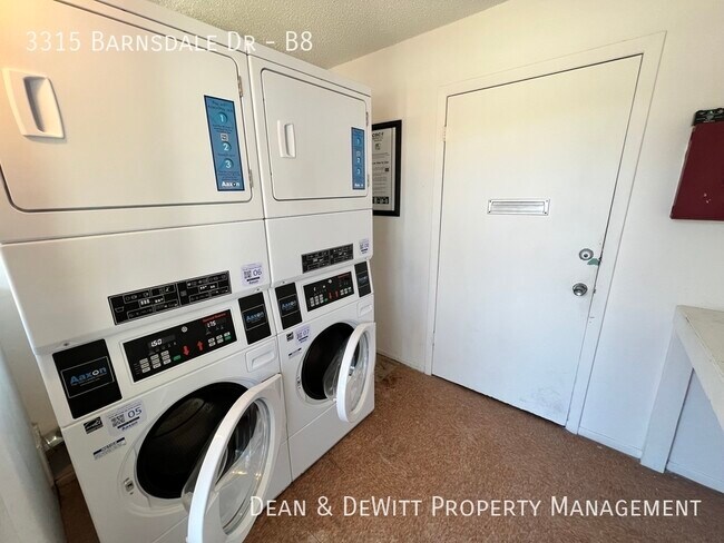 Building Photo - 3315 Barnsdale Dr