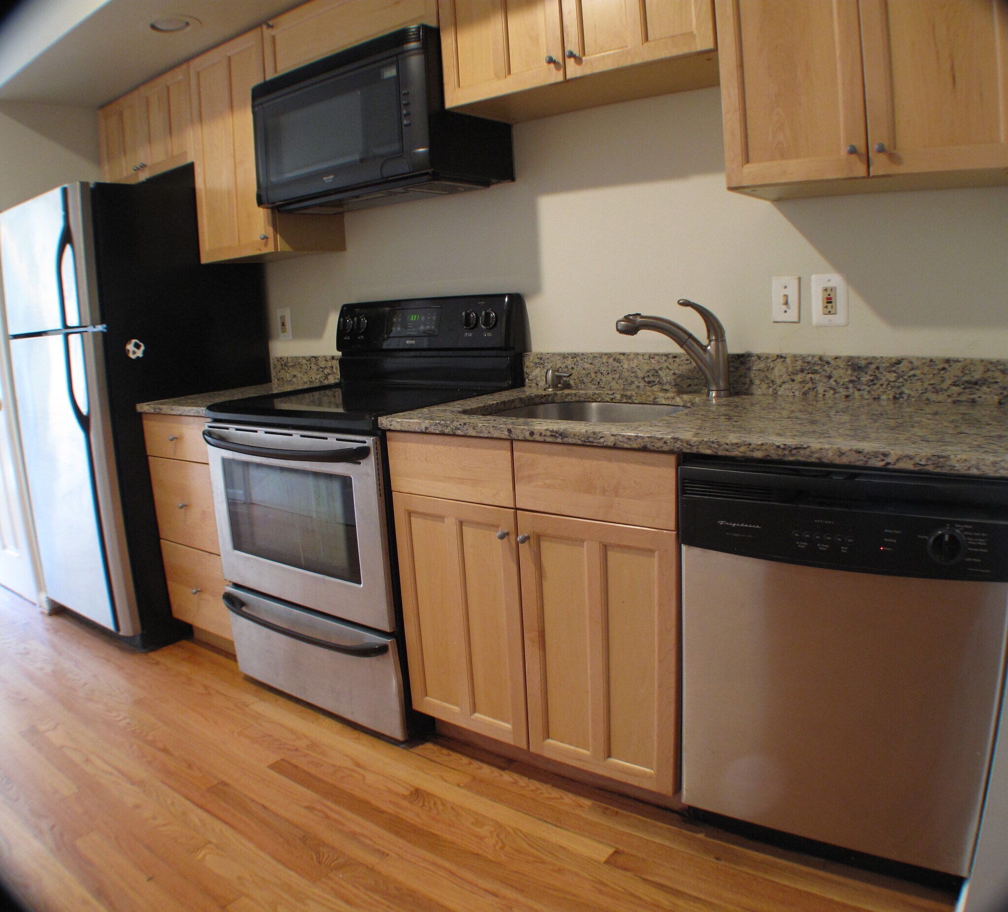 Building Photo - 1028 Patapsco St