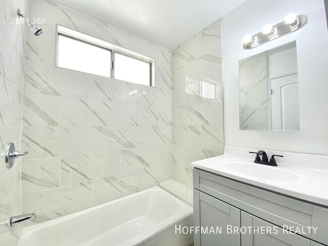 Building Photo - 1206 S Holt Ave