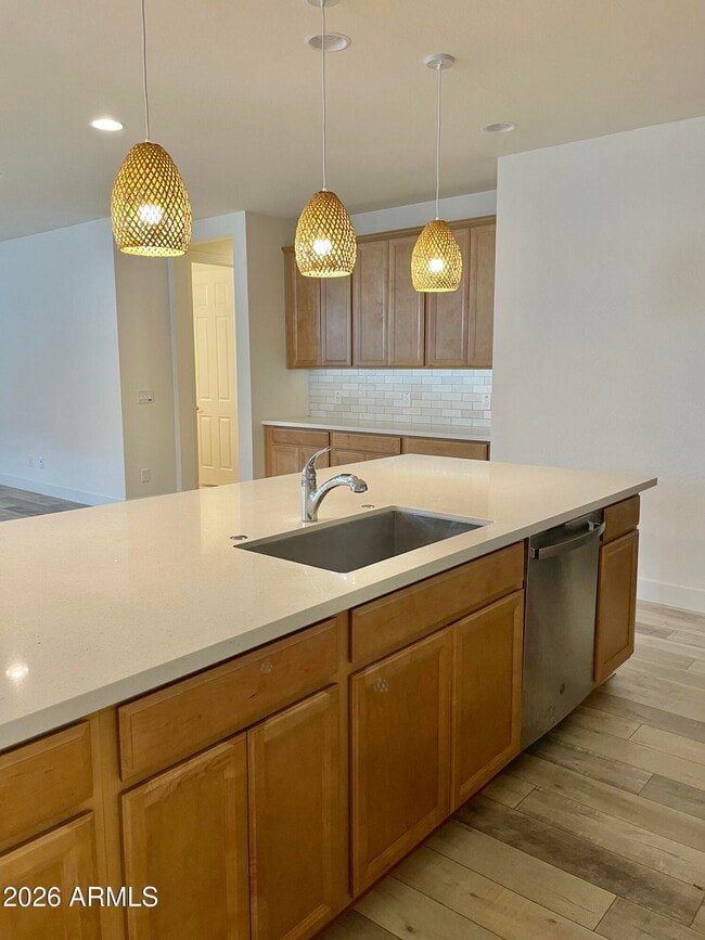 Building Photo - 20862 E Sparrow Dr