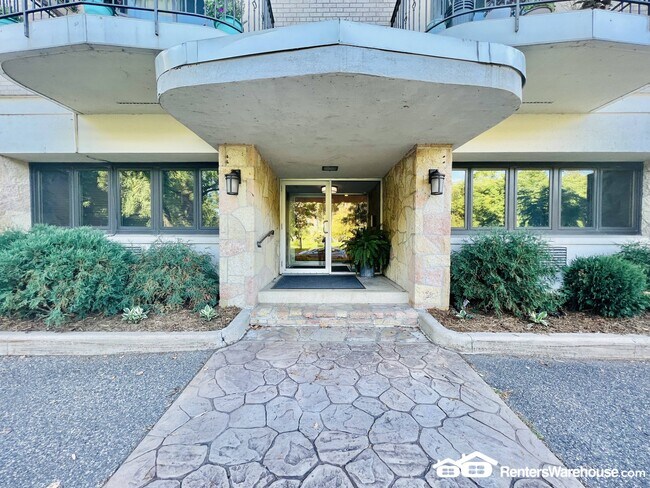 Primary Photo - 2928 Dean Pkwy