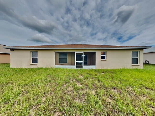 Building Photo - 817 Highland Crest Loop