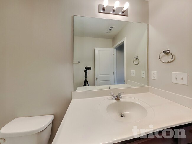 Building Photo - 324 Merigold Way