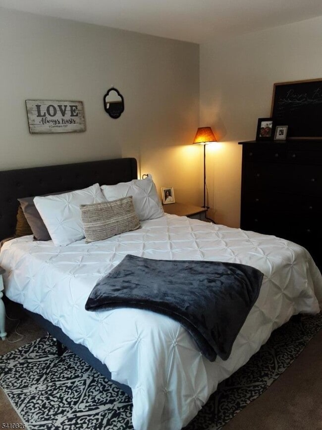 Building Photo - 309 Mountain Lake Rd