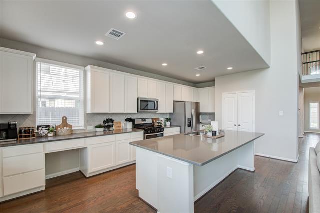 Building Photo - 7606 Cottonwood Falls Dr