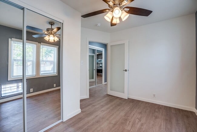 Building Photo - 627 W 92nd St