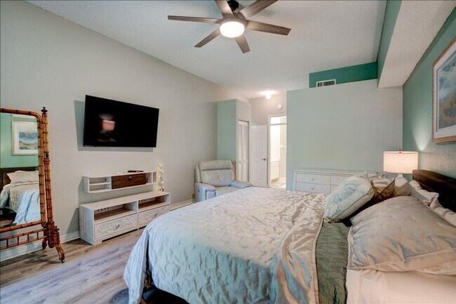 Building Photo - 10173 Andover Coach Cir