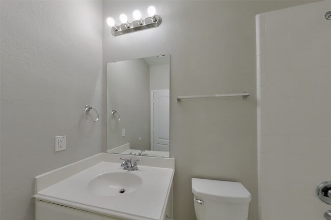 Building Photo - 13702 Sun Bear Ct