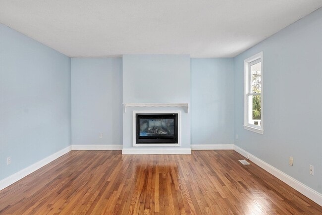 Building Photo - 29 Lamplighter Ln