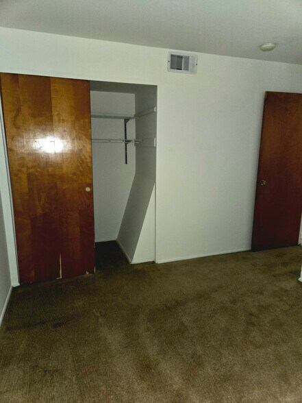 Building Photo - 4248 Lasata Dr