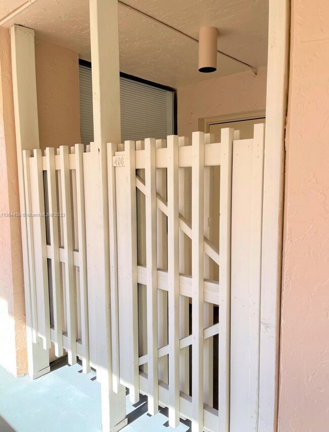 Building Photo - 6800 Cypress Rd