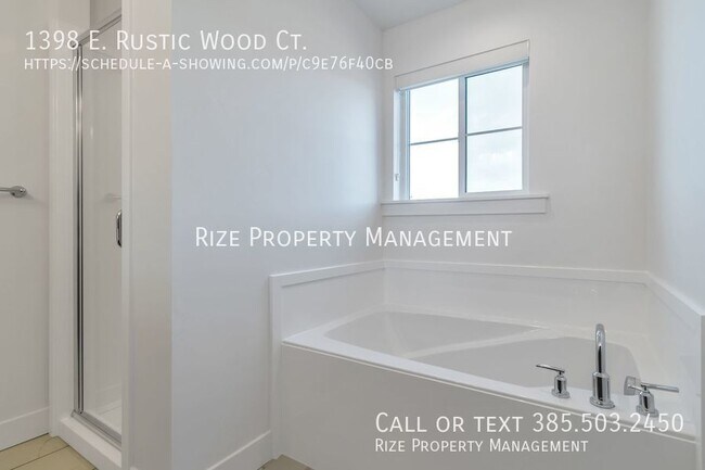 Building Photo - Newly Built Home!