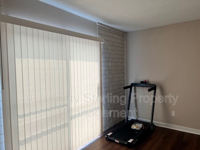 Building Photo - 1700 SW 16th Ct