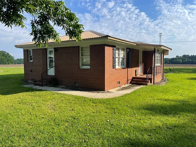 Building Photo - 266 Presley Suber Rd