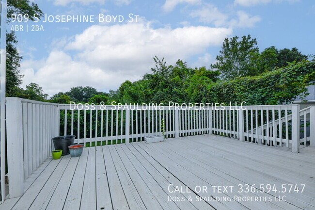 Building Photo - 909 S Josephine Boyd St