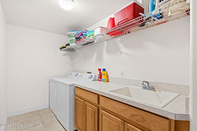 Building Photo - 817 Mystic Dr
