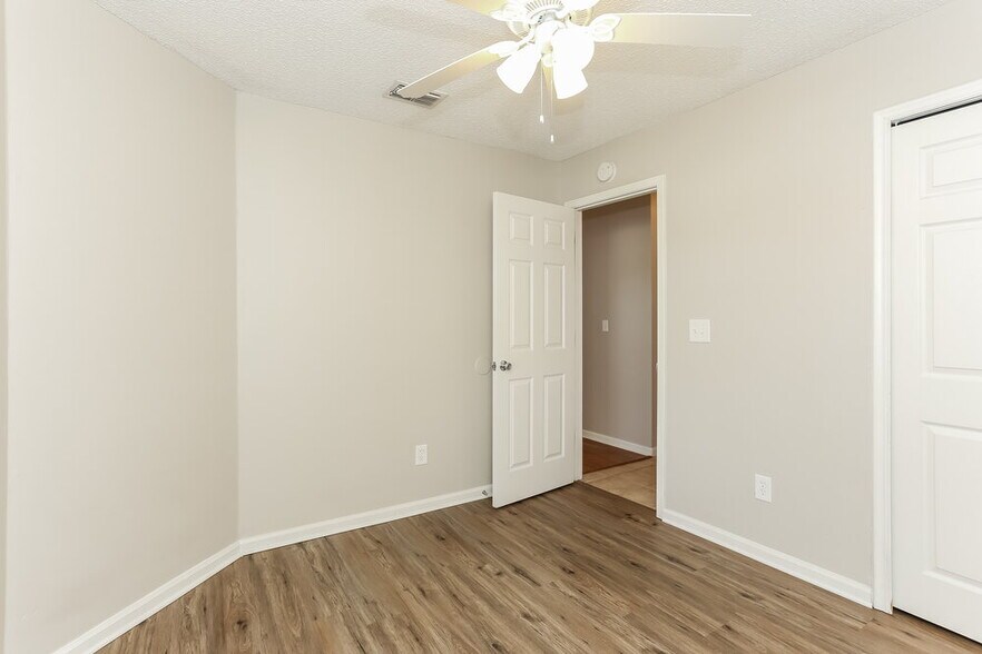 Building Photo - 12327 Sondra Cove Ct