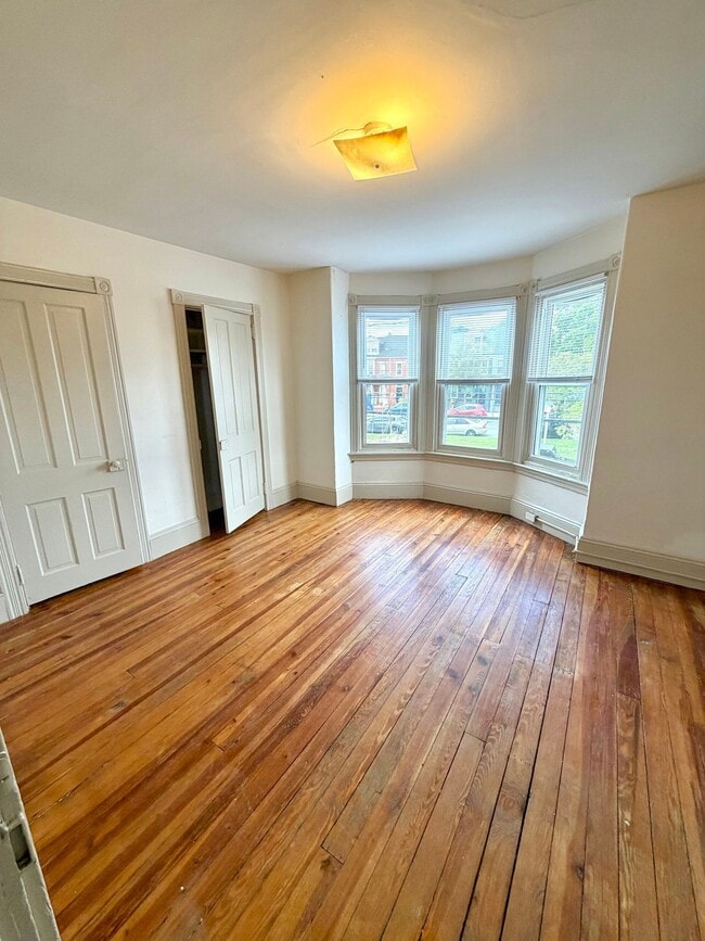 Building Photo - 678 Columbia Ave