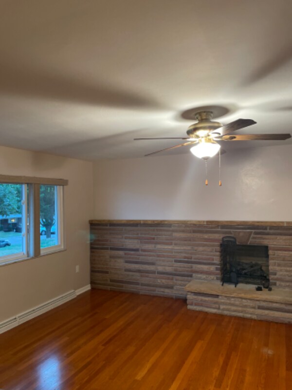 Building Photo - 349 Garden Dr