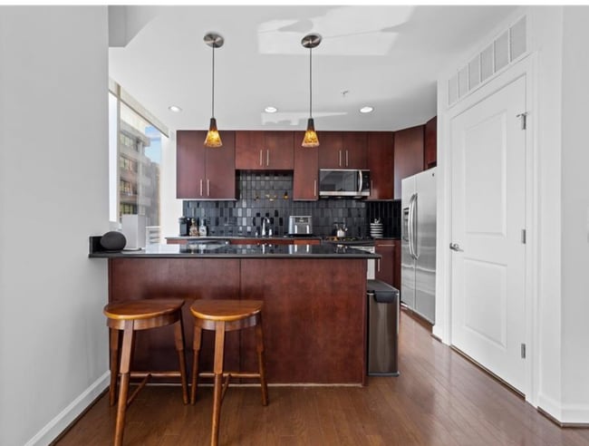 Building Photo - 2-Bedroom Apartment in Center City Greensboro