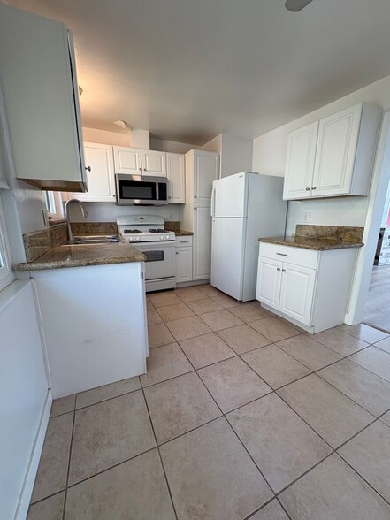 Building Photo - 24257 Santa Clara Ave