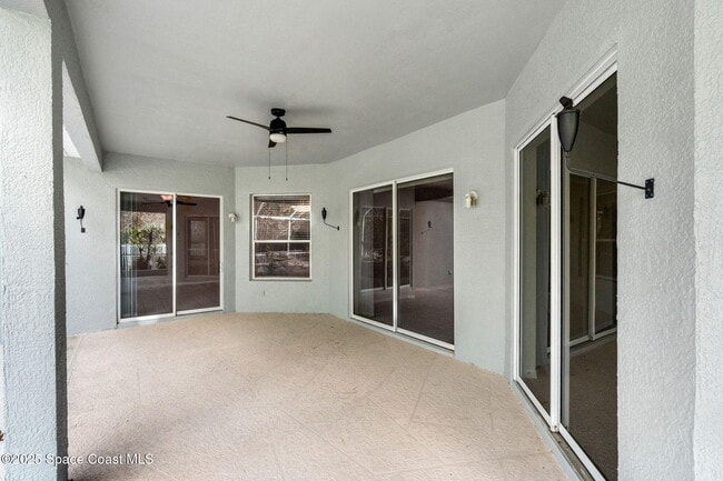 Building Photo - 943 Carriage Hill Rd