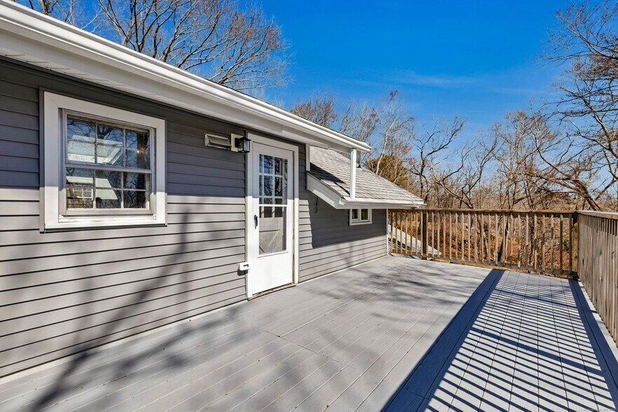 Building Photo - 15 Sunset Terrace