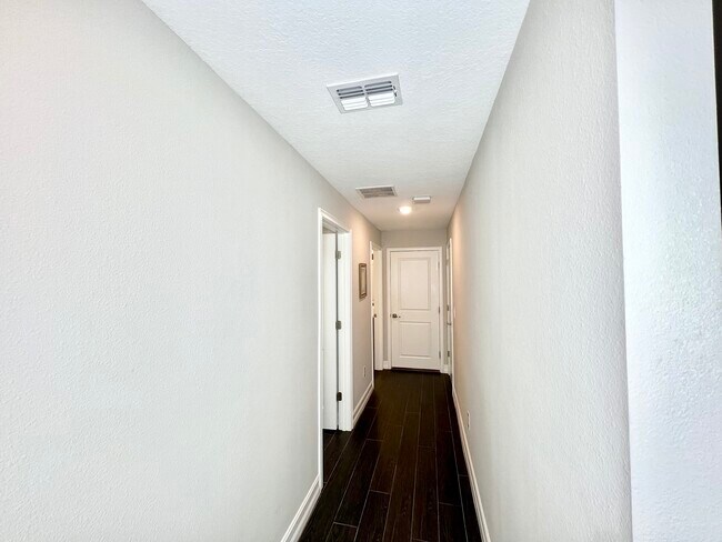 Building Photo - 5120 Bridge St