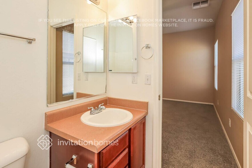 Building Photo - 5930 W Getty Dr