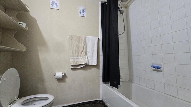 Building Photo - 3204 Ortman Dr