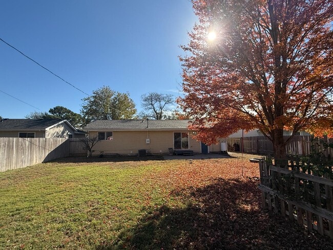 Building Photo - 5902 W Franklin St