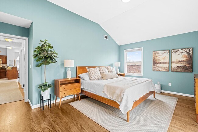 Building Photo - 359 Webster Ave