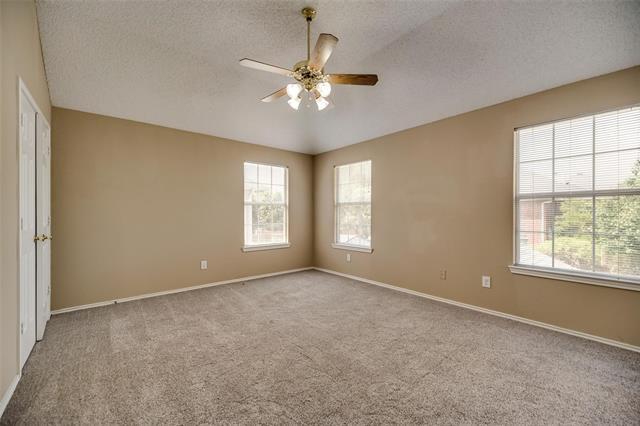 Building Photo - 2113 Glenmont Dr