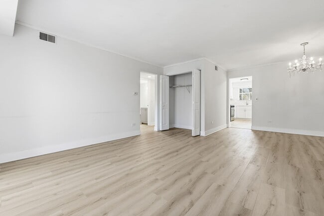 Building Photo - 382 Oak Trails Rd