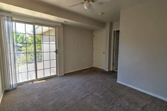Building Photo - 1273 N 550 W