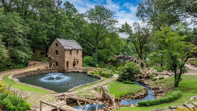 Building Photo - Furnished 3 Bedroom Lakewood Home with Lake View